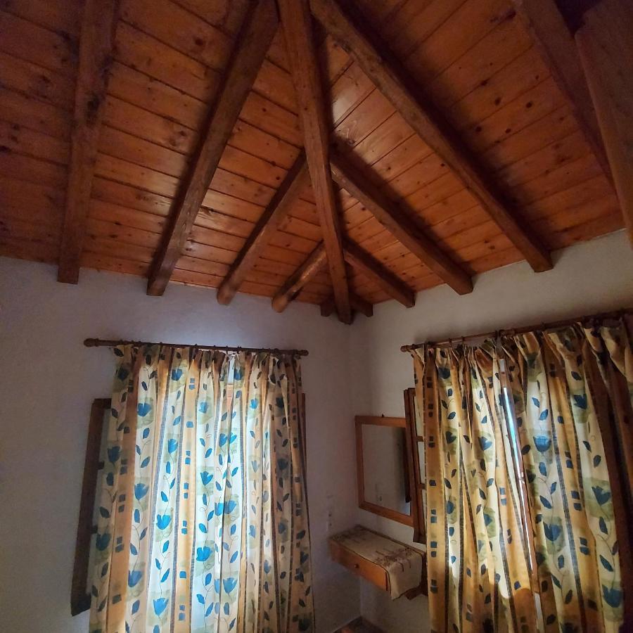 Villa Amfithea Moni Evaggelistrias Esterno foto