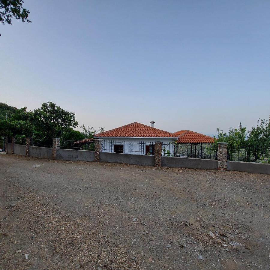 Villa Amfithea Moni Evaggelistrias Esterno foto