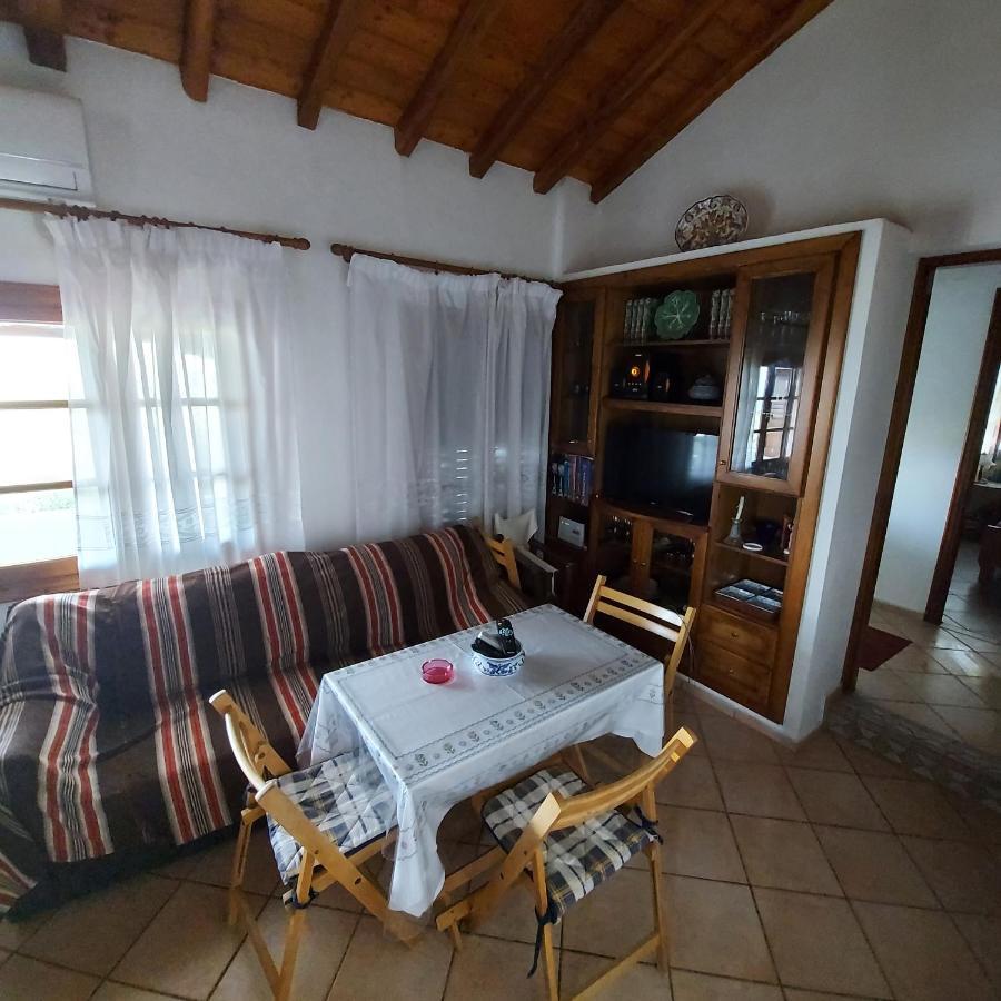 Villa Amfithea Moni Evaggelistrias Esterno foto
